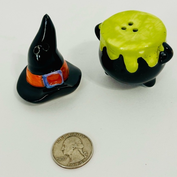 Cracker Barrel Halloween Salt and Pepper Shakers NWOT - Picture 2 of 2